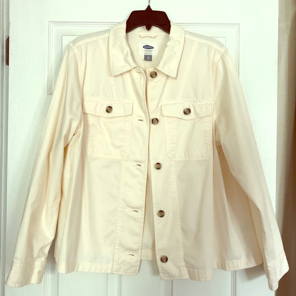 Lightweight swing jacket